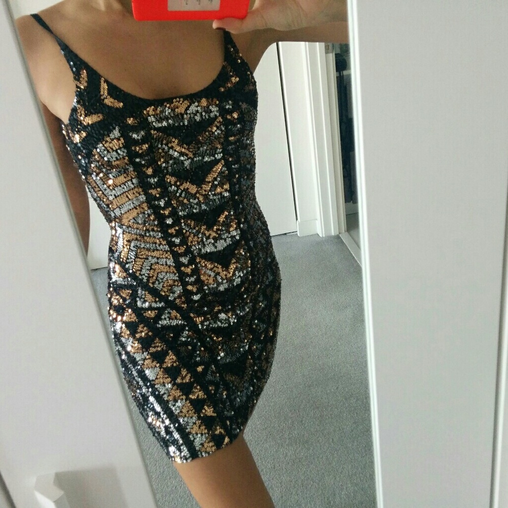 Dress - Picture 5 of 7